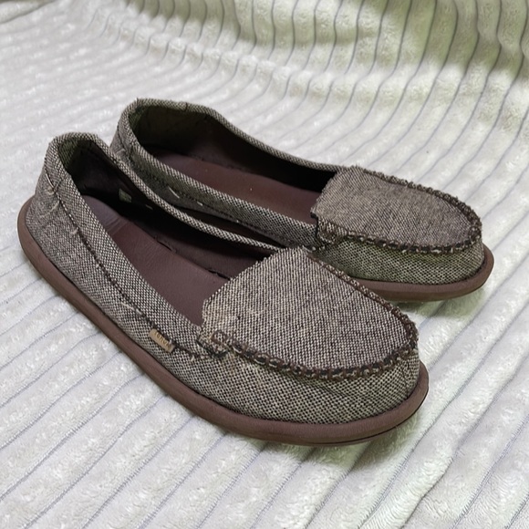 Sanuk canvas loafer size 10 - Picture 1 of 7